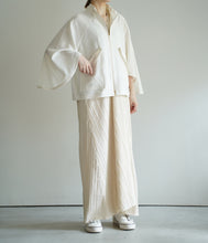 画像をギャラリービューアに読み込む, flared sleeve JK OF
