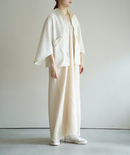 画像をギャラリービューアに読み込む, flared sleeve JK OF
